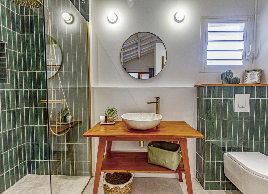 24_Location villa  vue mer Deshaies Guadeloupe_Chambre Vue jardin